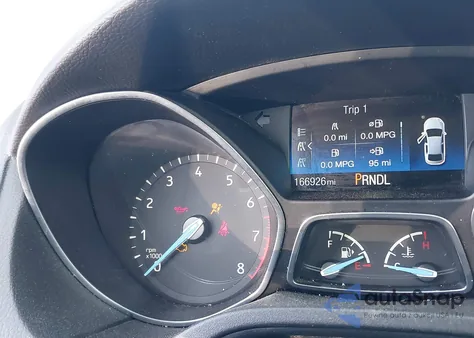 2016 Ford Focus S z USA, uszkodzony, nr VIN 1FADP3E21GL228001